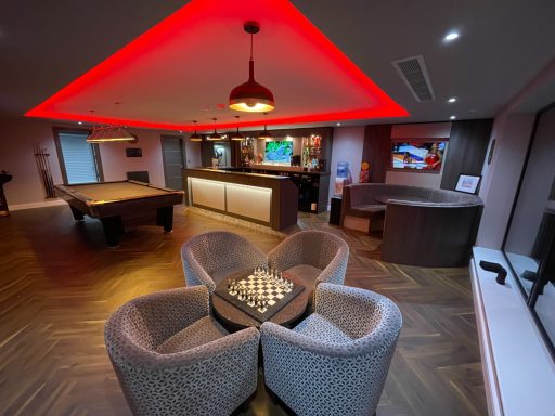 Home bar / games room
